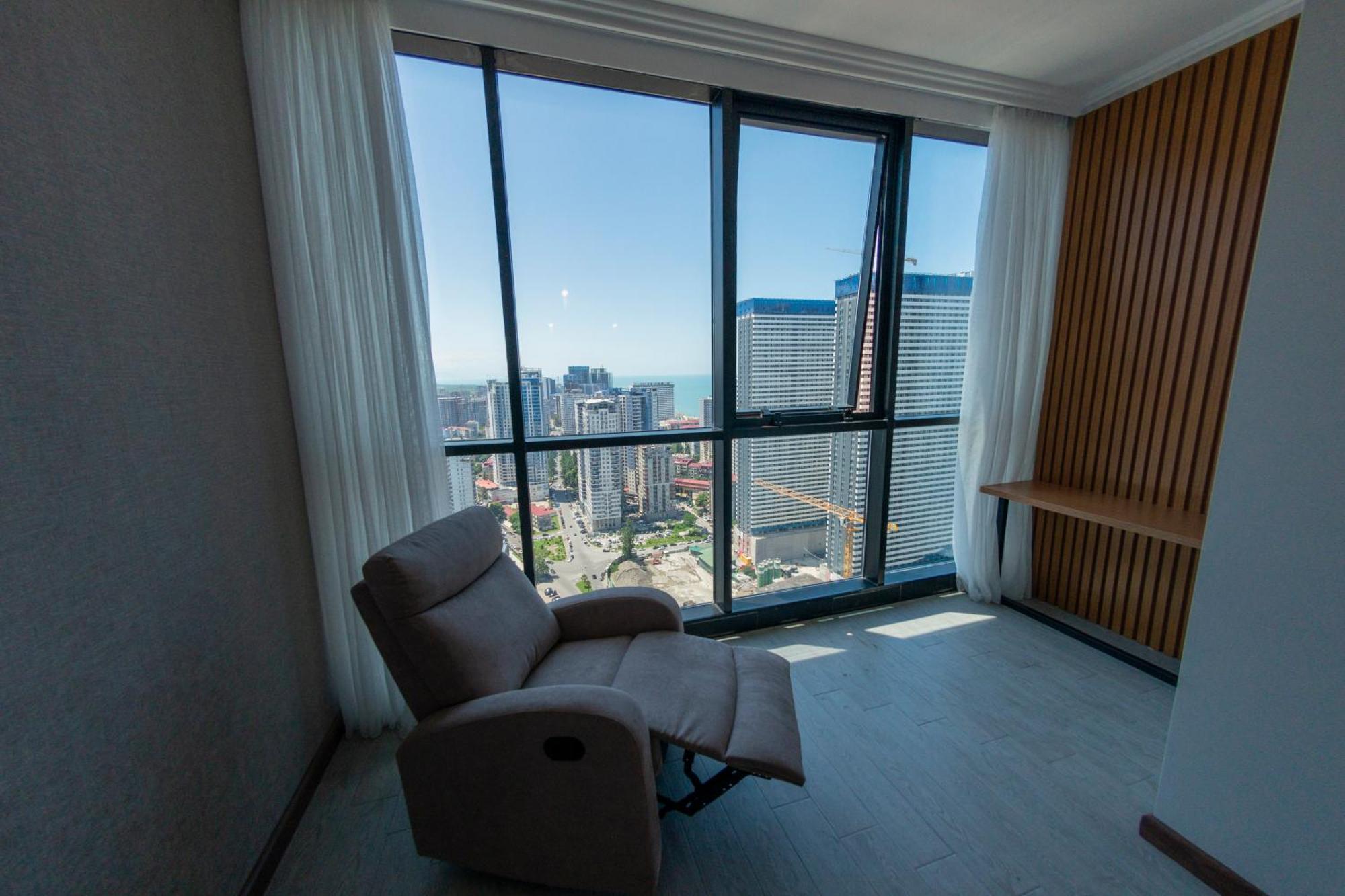 Season Suite Apart-Hotel Batumi Exterior foto