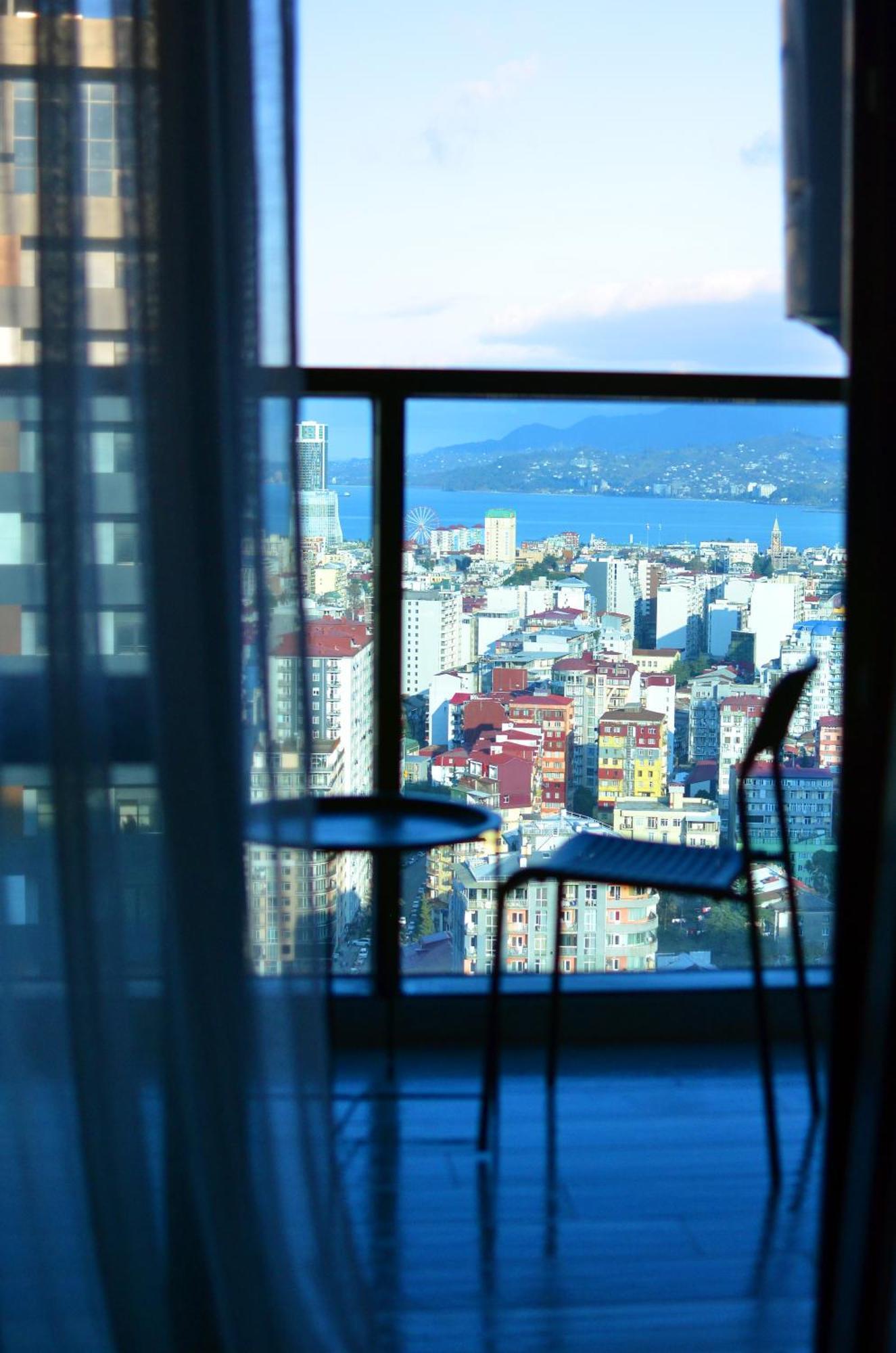 Season Suite Apart-Hotel Batumi Exterior foto