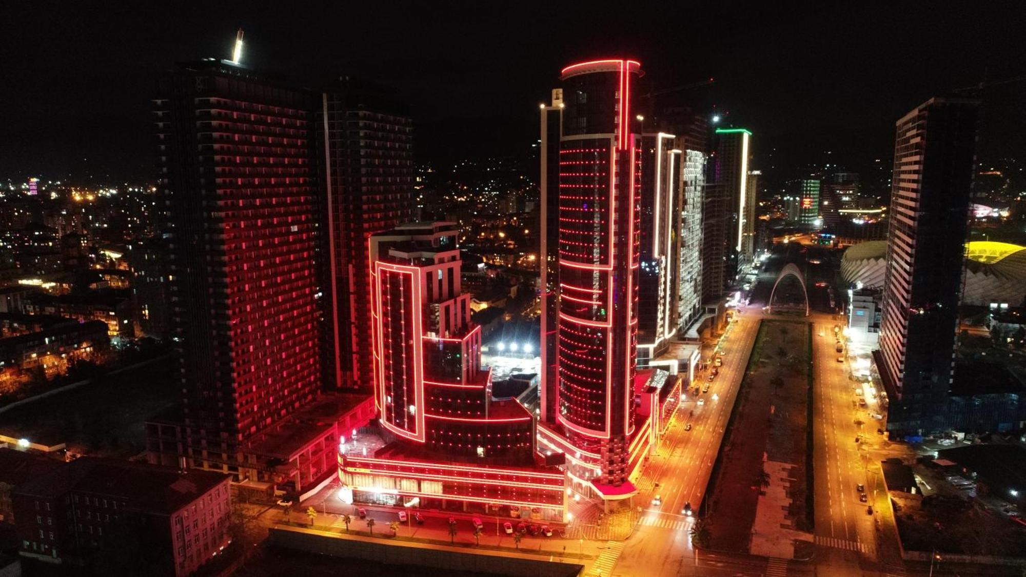 Season Suite Apart-Hotel Batumi Exterior foto